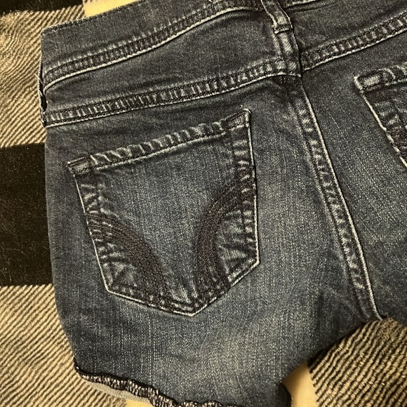 Hollister short shorts size 00 (23) dark wash - Picture 7 of 10